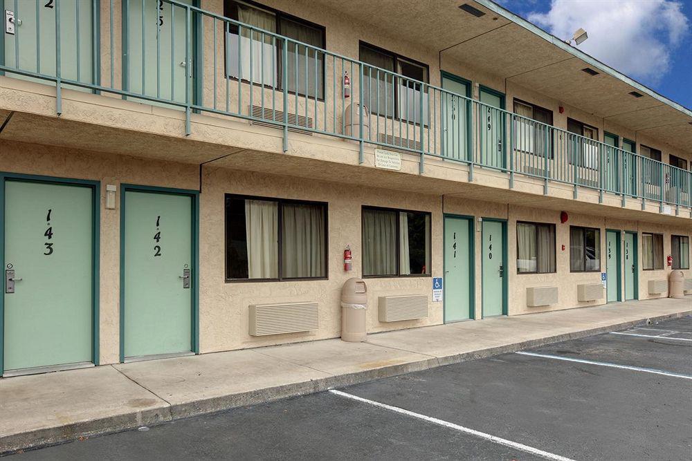 Americas Best Value Inn - Лейк Сити Интерьер фото